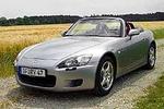 Honda S2000: Straßenmotorrad auf vier Rädern