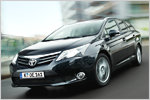 Toyota Avensis Facelift: Neue Optik und sparsamerer Diesel