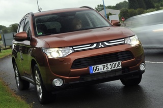 Mitsubishi Outlander - Gefälliger Gefährte für große Familien (Kurz...
