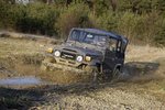 Toyota Land Cruiser rollt bei Oldtimerrallye Hamburg-Berlin Klassik
