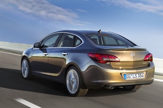 Opel Astra Stufenheck - Der kleine Insignia