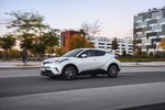 Toyota C-HR Hybrid / 1.2 Turbo - Mutiger Auftritt