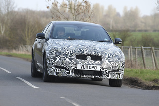 Neues XF-Basismodell mit vier Zylindern - Jaguar plant den Sprung n...