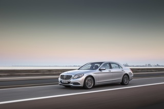 Update für Mercedes C- und S-Klasse - Eingebauter Parkplatzfinder