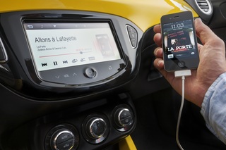 Siri Eyes-Free - Adams perfekte Beifahrerin
