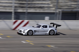 Flügel auf der Strecke: Rennversion des Mercedes SLS bestellbar