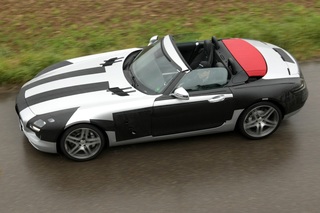 Mercedes SLS Roadster - Der Flügeltürer legt ab
