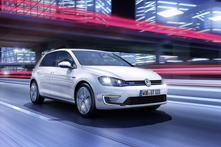 VW Golf GTE - GTI in Grün mit Stecker