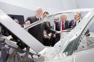 Neugieriger VW-Chef - Winterkorn prüft Mercedes SL