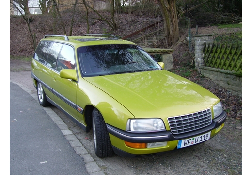 Opel Omega Kombi (1990–1993)