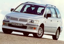 Mitsubishi Space Wagon Van (1998–2004)