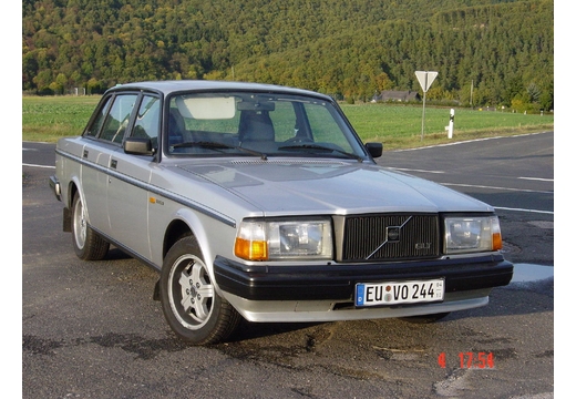 Volvo 244 Limousine (1974–1993)
