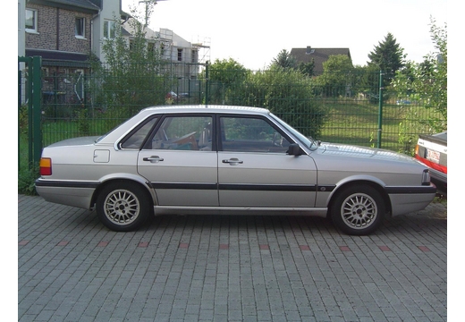 Audi 90 Limousine (1984–1987)