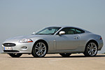 Jaguar XK Coupé: Ein Gentleman mit zwei Gesichtern