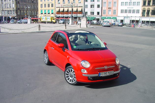 Bilder Fiat 500c Schickes Beinahe Cabrio Zum Gunstigen Preis Autoplenum De