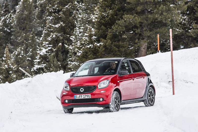 Bilder: Mit dem Smart Forfour im Schnee - Im Bann des ESP - autoplenum.de