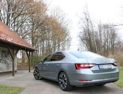 Bilder Skoda Superb Unterschatzt Autoplenum De