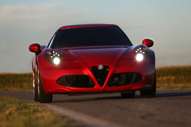 Alfa Romeo 4C - Die Fahrmaschine aus Modena (Kurzfassung)