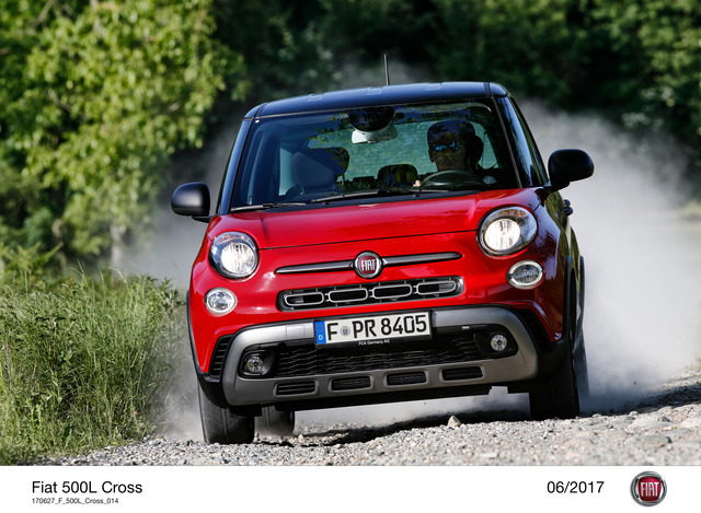 Bilder Kleiner Van Fur Leichtes Gelande Test Fiat 500 L Cross Autoplenum De