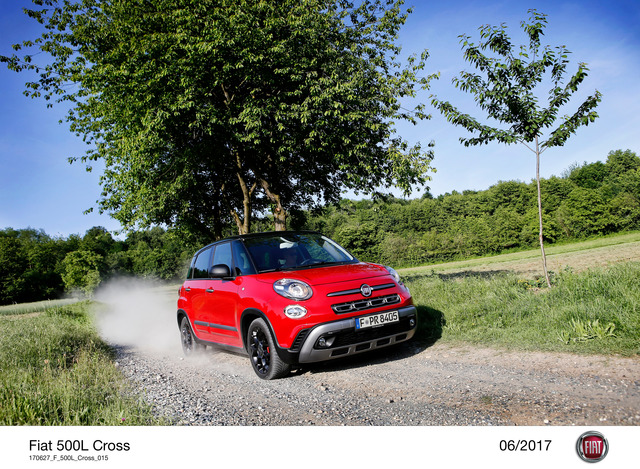 Bilder Kleiner Van Fur Leichtes Gelande Test Fiat 500 L Cross Autoplenum De