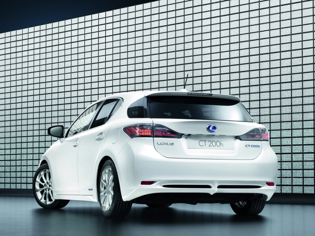 Bilder Kleiner Lexus Zielt Auf Audi A3 Und Bmw 1er Autoplenum De