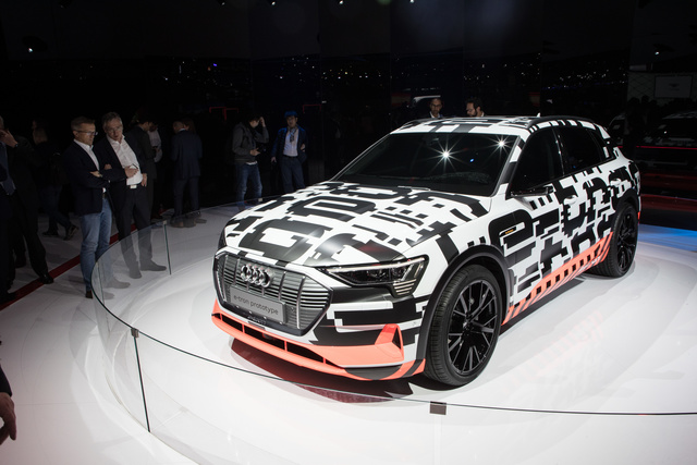 Bilder Hoch Die Karossen Suv Neuheiten Auf Dem Genfer Autosalon Autoplenum De