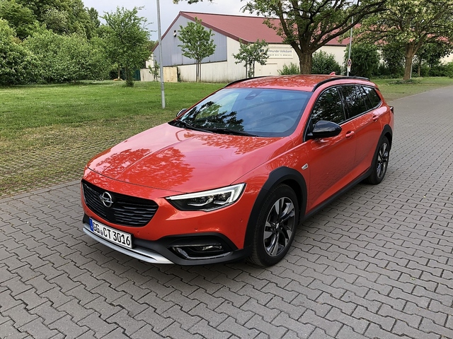 Bilder Opel Insignia Country Tourer 2 0 Biturbo Diesel Raumgleiter Autoplenum De