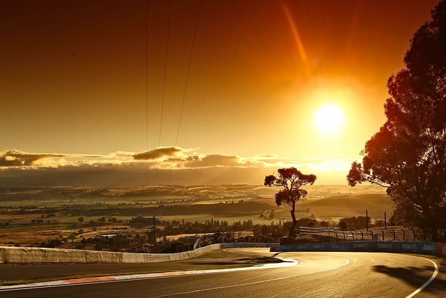 Bilder Mount Panorama Circuit Bathurst Die Australische Nordschleife Autoplenum De