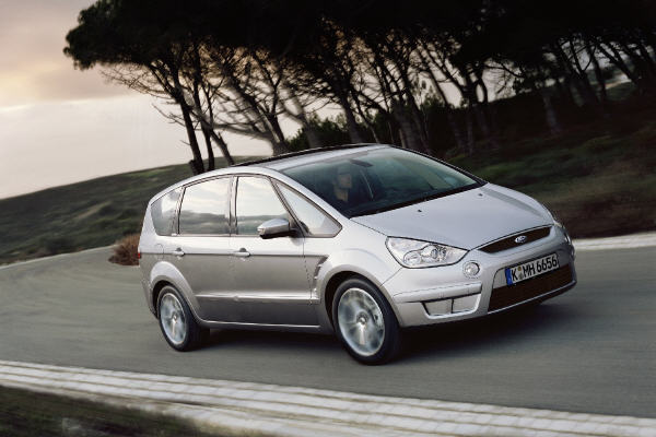 Gebrauchtwagen Check Ford S Max Ein Sportler Fur Die Grossfamilie Autoplenum De