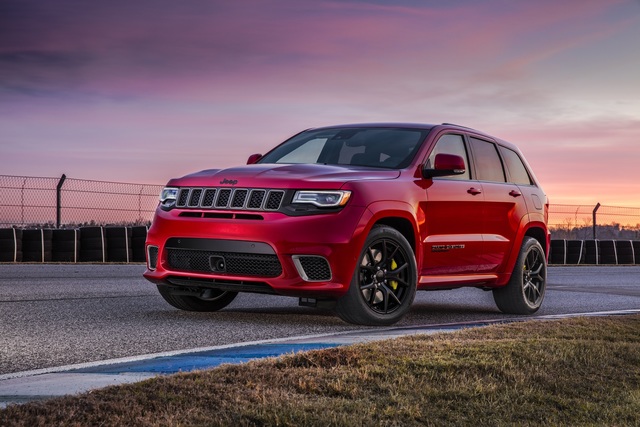 Bilder Suv Superlative Jeep Grand Cherokee Trackhawk Autoplenum De