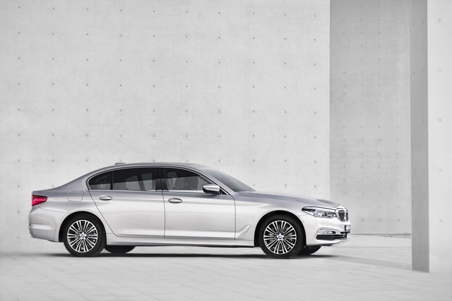 BMW 5er als Langversion  - Chauffeurs-Freuden