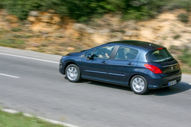 Gebrauchtwagen Check Peugeot 308 Sieben Sitze Und Funf Ruckrufe Autoplenum De