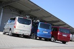 VW Multivan, Mercedes Viano, Ford Tourneo im Test: Raumtransporter ...