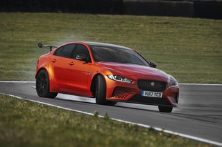 Jaguar XE SV Project 8 - Angriff auf den M4 GTS