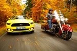 Mit Ford Mustang und Indian durch den Herbst: The American Way of D...