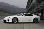 Lexus LFA rollt auf potenten Potenza S001