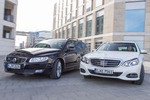 Mercedes E 220 T Bluetec vs. Volvo V70 D4: Kombination mit Tradition