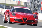 Europäische Erstkunden auf exklusiver Italien-Reise zum Alfa Romeo 4C