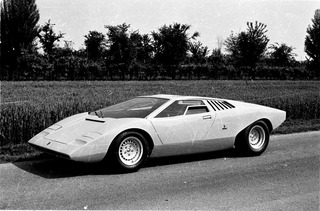 Panorama: Rekonstruktion des ersten Lamborghini Countach - 25.000 S...
