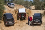 Pajero, Pathfinder, Defender und Landcruiser: SUV-Urgesteine im Gel...