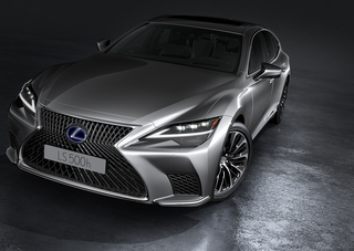Lexus LS - Fein gewebter Mondschein