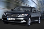 Lexus LS 460 AWD: Allrad, eine Nummer kleiner