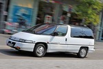 Pontiac Trans Sport im Fahrbericht: Ein Van wie aus Star Wars für k...