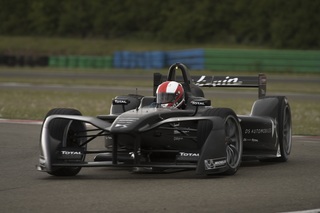 Test: DS-Performance DSV-02 - Mein Ritt im Formel-E-Renner