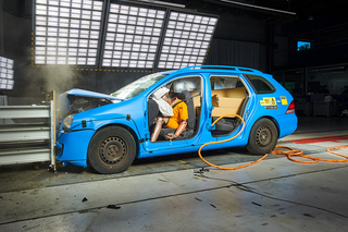 Crashtest: Möbelkauf mit fatalen Folgen - Schwere Ladung, hohes Risiko