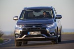 Mitsubishi Outlander Plug-in Hybrid - Freude am Paddeln