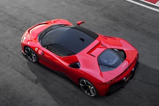 Ferrari SF 90 Stradale - Pferd mit Stecker