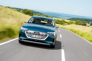 Audi e-tron 55 Langstreckentest - Nachts auf dem Parkplatz