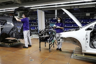 Weltweite Autoproduktion läuft wieder an - Es geht wieder los