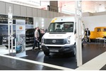 VW präsentiert den Crafter als rollende Tischerwerkstatt
